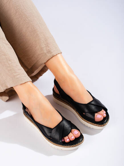 Skórzane damskie sandały na niskim koturnie Potocki czarne